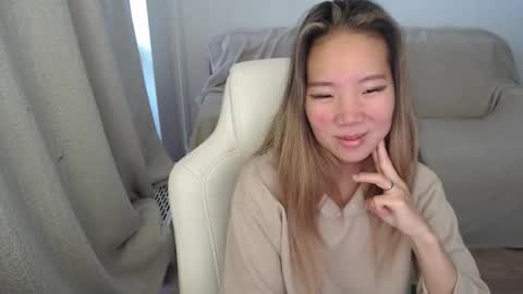 mira_g online show from 09/23/25, 06:16