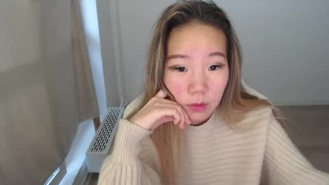 mira_g online show from 11/12/25, 08:37