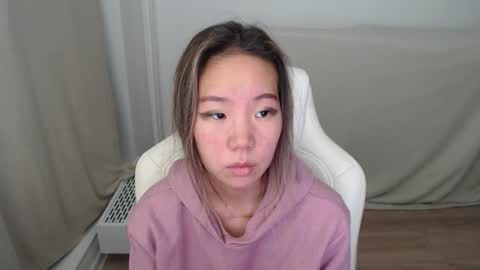 mira_g online show from 12/01/25, 03:06