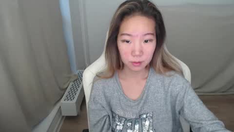 mira_g online show from 12/03/25, 07:05