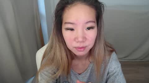 mira_g online show from 12/05/25, 08:12