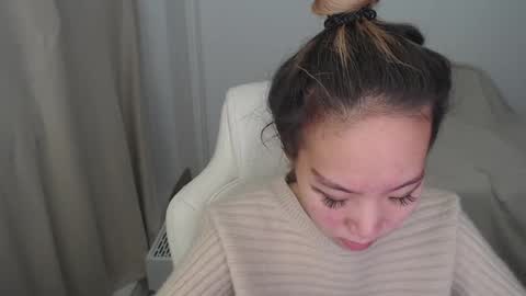 mira_g online show from 12/14/25, 01:49