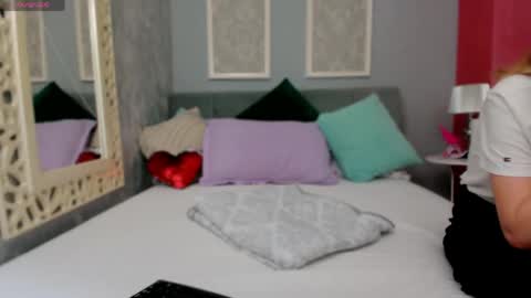 Mira online show from 04/23/26, 01:57