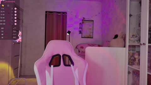 Snapshot of mira_jadee chatting on 03/16/26, 10:14 Mira online show from 03/16/26, 10:14