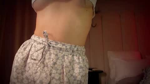 Snapshot of mira_kraviz chatting on 01/18/26, 04:55 Mira online show from 01/18/26, 04:55