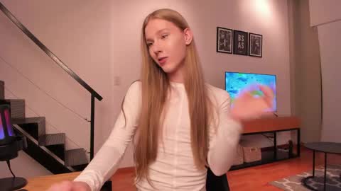 Mira online show from 04/27/26, 02:31