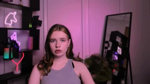 mira_lyn online show from 11/29/25, 07:17