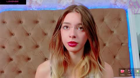 mira_lynxx online show from 10/22/25, 04:13