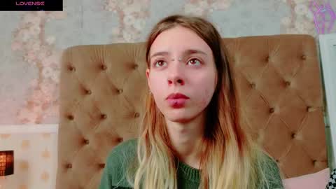 mira_lynxx online show from 10/29/25, 05:10