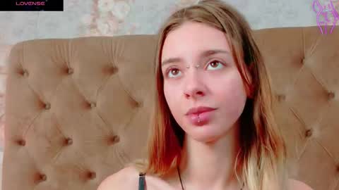 mira_lynxx online show from 10/30/25, 03:52