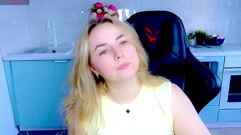 Mira online show from 05/03/26, 01:33