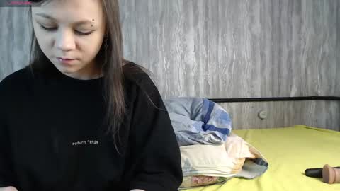 mira_one_ online show from 04/03/26, 11:08