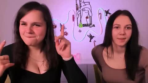 Snapshot of mira_vibe chatting on 01/15/26, 07:02 Mira online show from 01/15/26, 07:02