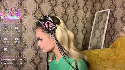 Snapshot of mirabella333 chatting on 11/06/25, 06:53 mirabella333 online show from 11/06/25, 06:53