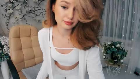 Emma online show from 09/30/25, 04:12