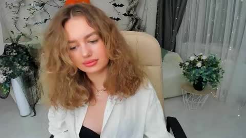 Emma online show from 10/29/25, 07:15