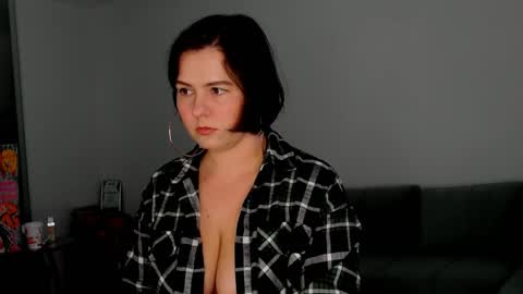 Snapshot of miradiaz chatting on 04/10/26, 11:48 Meera online show from 04/10/26, 11:48
