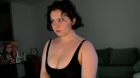 Snapshot of miradiaz chatting on 04/12/26, 01:05 Meera online show from 04/12/26, 01:05