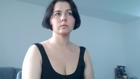 Snapshot of miradiaz chatting on 05/17/26, 06:00 Meera online show from 05/17/26, 06:00