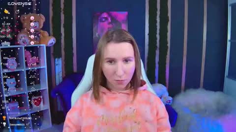 Mira online show from 12/04/25, 02:15