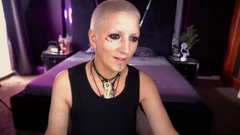 Snapshot of miramoon666 chatting on 09/13/25, 12:38 Mira online show from 09/13/25, 12:38