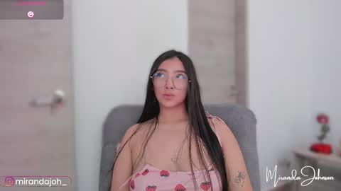 Snapshot of mirandajohnson_ chatting on 11/11/25, 01:55 Miranda online show from 11/11/25, 01:55