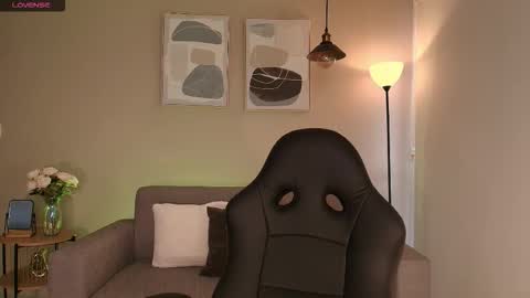 Snapshot of mirandashaw chatting on 11/12/25, 09:47 Miranda Shaw online show from 11/12/25, 09:47