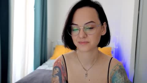 MiraSkyy online show from 10/01/25, 09:26