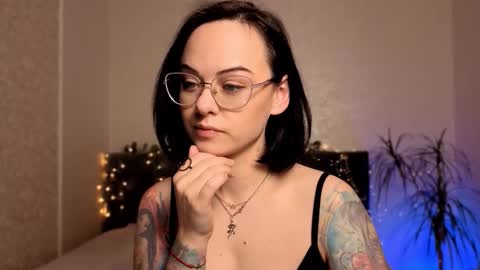 MiraSkyy online show from 12/03/25, 04:27