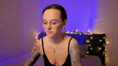 MiraSkyy online show from 05/05/26, 07:00