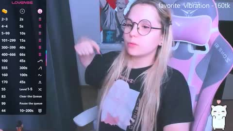 Kira online show from 11/14/25, 01:26