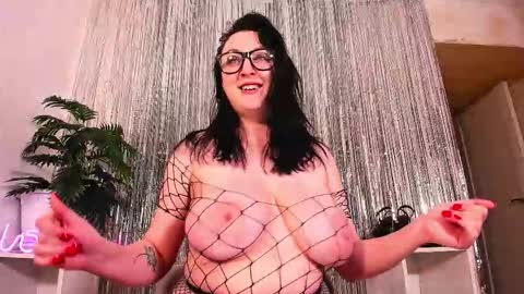 Snapshot of mirayoun chatting on 02/25/26, 10:25 Mira online show from 02/25/26, 10:25