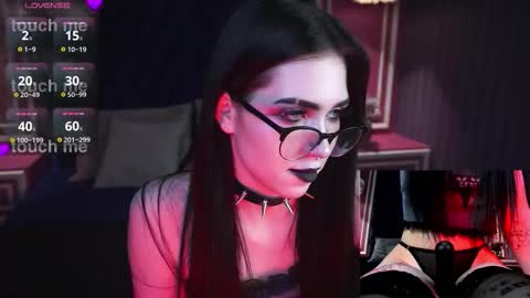 Snapshot of mirelmori chatting on 12/21/25, 02:19 Jess online show from 12/21/25, 02:19