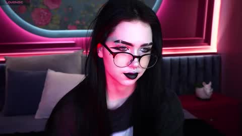 Snapshot of mirelmori chatting on 01/19/26, 12:03 Jess online show from 01/19/26, 12:03