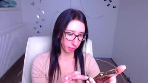 Mariam online show from 11/30/25, 06:17