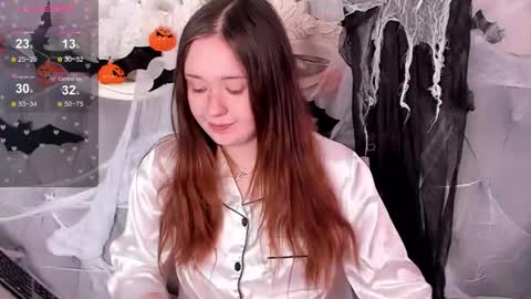 Snapshot of miriamwhite chatting on 10/26/25, 04:07 Miriam WhiteF online show from 10/26/25, 04:07
