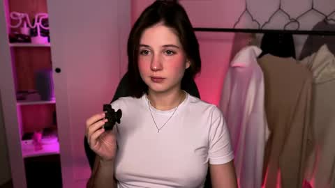 Mira online show from 02/08/25, 02:26