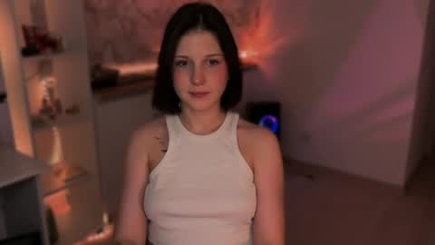 Snapshot of mirrameow chatting on 06/28/26, 10:05 Mira online show from 06/28/26, 10:05