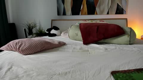 Snapshot of mis_eva chatting on 09/12/25, 06:24 Eva online show from 09/12/25, 06:24