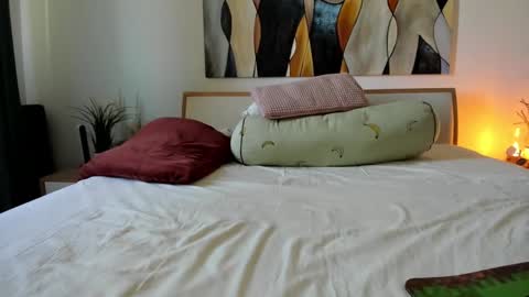 Snapshot of mis_eva chatting on 09/19/25, 07:43 Eva online show from 09/19/25, 07:43