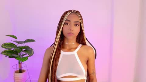 Snapshot of mis_nicole chatting on 11/27/25, 04:36 Andrea Thanks guys for the support online show from 11/27/25, 04:36