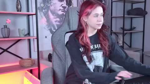 Misa online show from 11/28/25, 12:02