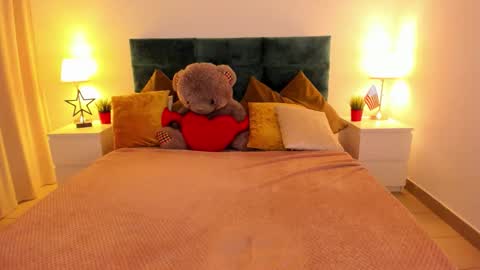 mishapallmer online show from 10/11/25, 01:27