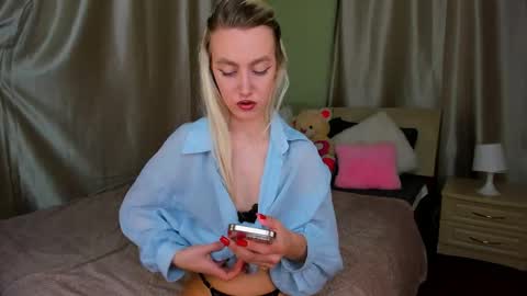 mishapallmer online show from 04/30/26, 04:08