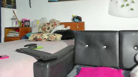 Snapshot of mishell_bons4 chatting on 03/14/26, 04:07 Mishell Bons online show from 03/14/26, 04:07