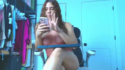 Snapshot of mishellhadid chatting on 01/14/26, 06:57 instagram mishell hadid online show from 01/14/26, 06:57