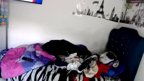 Snapshot of misnicol chatting on 01/18/26, 02:43 Nicol online show from 01/18/26, 02:43