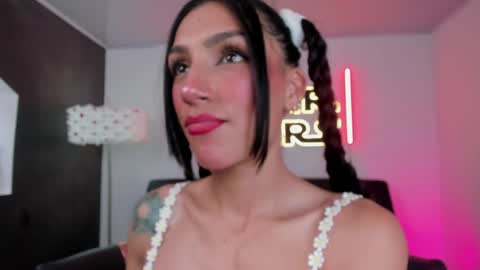 Snapshot of miss___evangeline chatting on 05/22/26, 02:40 Evangeline online show from 05/22/26, 02:40