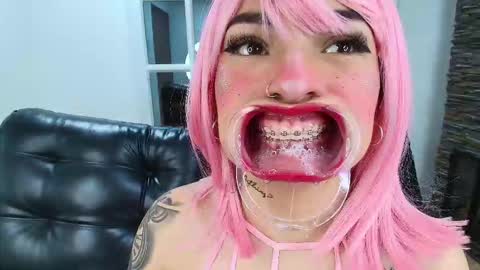 Abigail online show from 10/04/25, 02:53