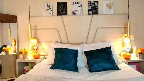 Snapshot of miss__ary_ chatting on 10/28/25, 12:41 miss__ary_ online show from 10/28/25, 12:41